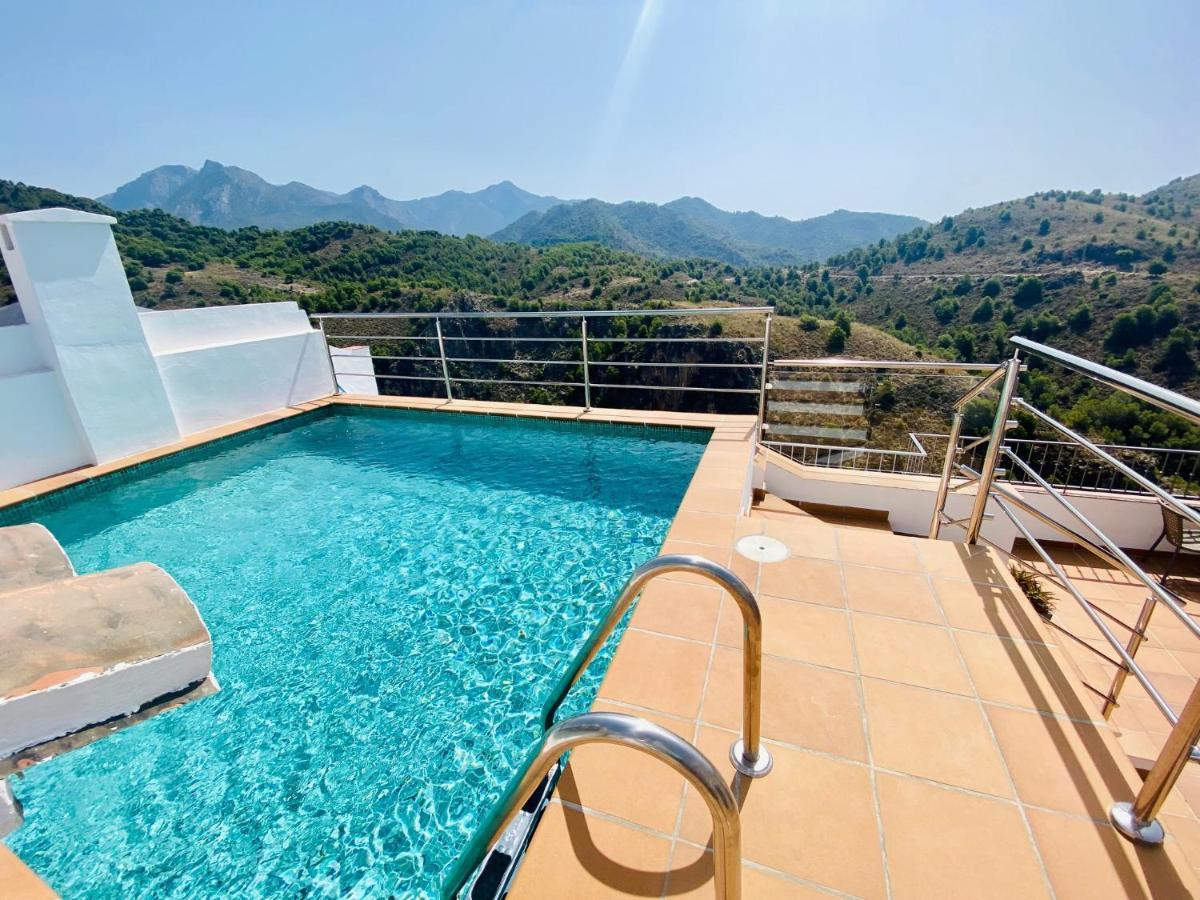 Casa con increíbles vistas a las montañas y al mar Frigiliana Exterior foto