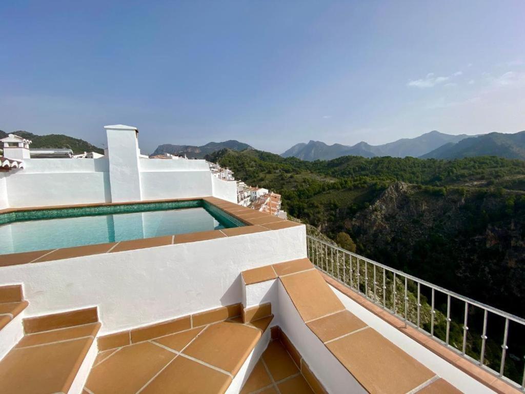 Casa con increíbles vistas a las montañas y al mar Villa Frigiliana Exterior foto