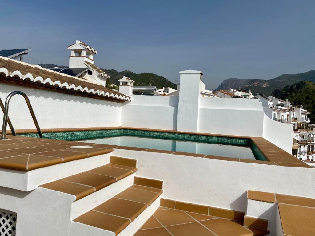 Casa con increíbles vistas a las montañas y al mar Villa Frigiliana Exterior foto