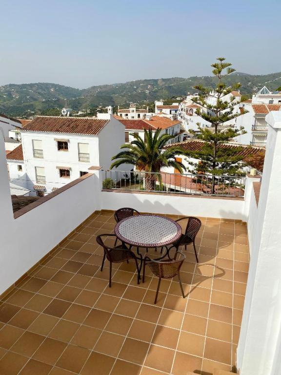 Casa con increíbles vistas a las montañas y al mar Villa Frigiliana Exterior foto