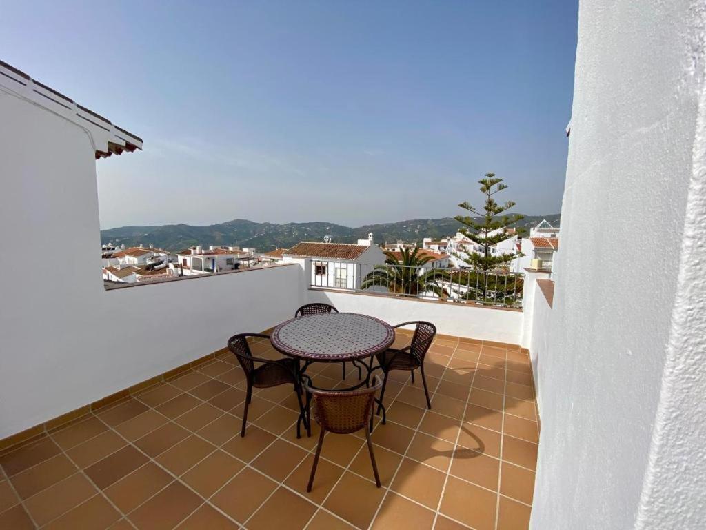 Casa con increíbles vistas a las montañas y al mar Villa Frigiliana Exterior foto