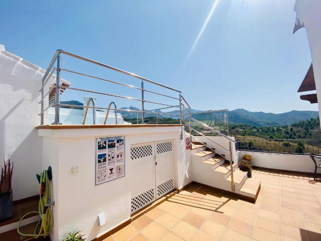 Casa con increíbles vistas a las montañas y al mar Villa Frigiliana Exterior foto